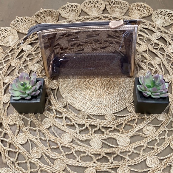 See through cosmetics/ makeup and makeup bag 💼 - Picture 1 of 8